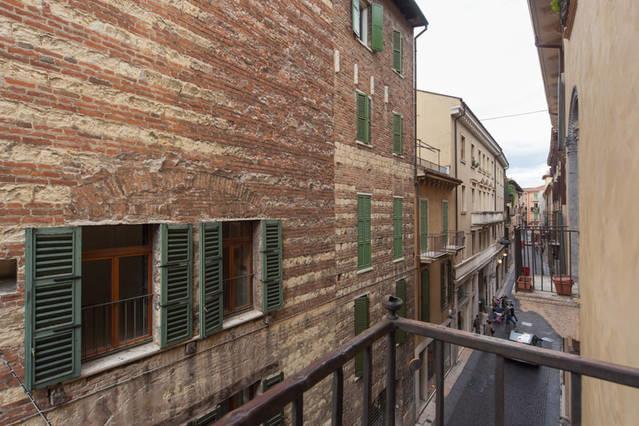 Apartament Deluxe Quattro Spade Verona Exterior photo